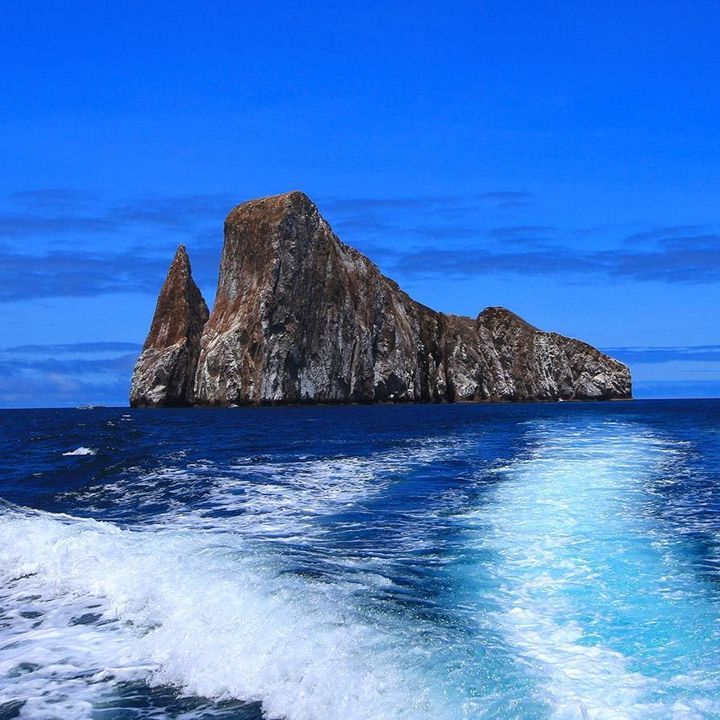Islote León Dormido (Kicker Rock) en San Cristóbal